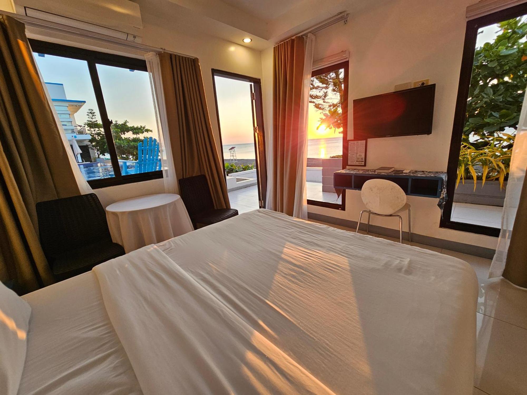 Blue Coast Beach Hotel Santa Ana  エクステリア 写真