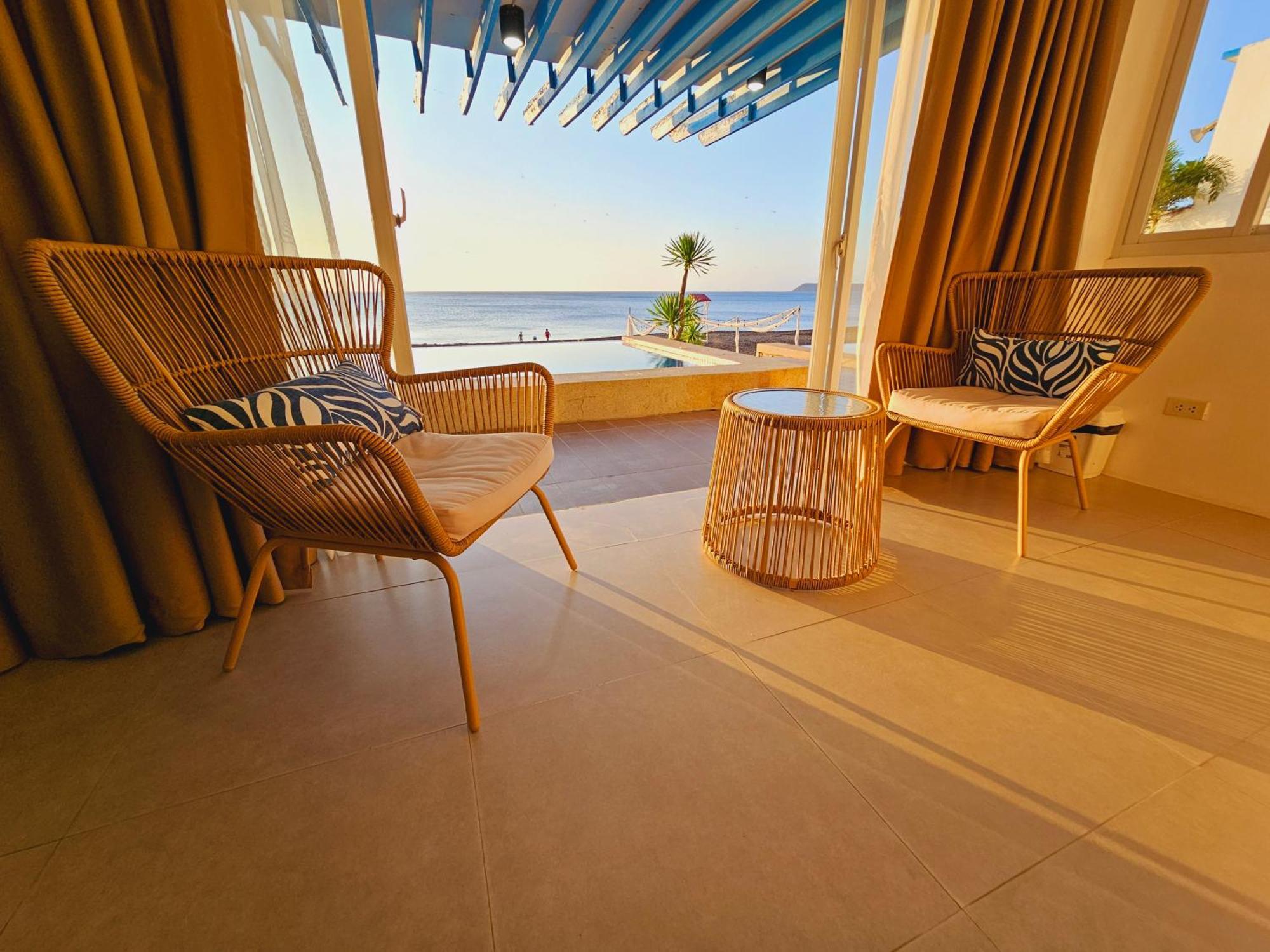 Blue Coast Beach Hotel Santa Ana  エクステリア 写真